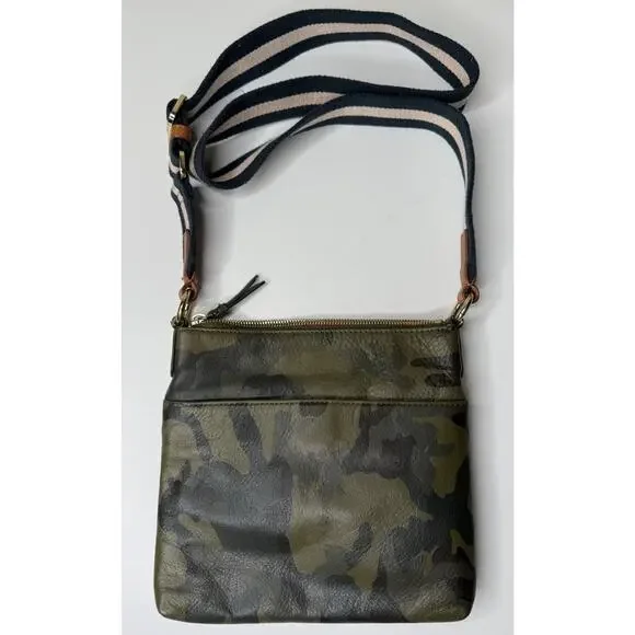 Mark & Graham Camouflage Shoulder Bag - Picture 3 of 10